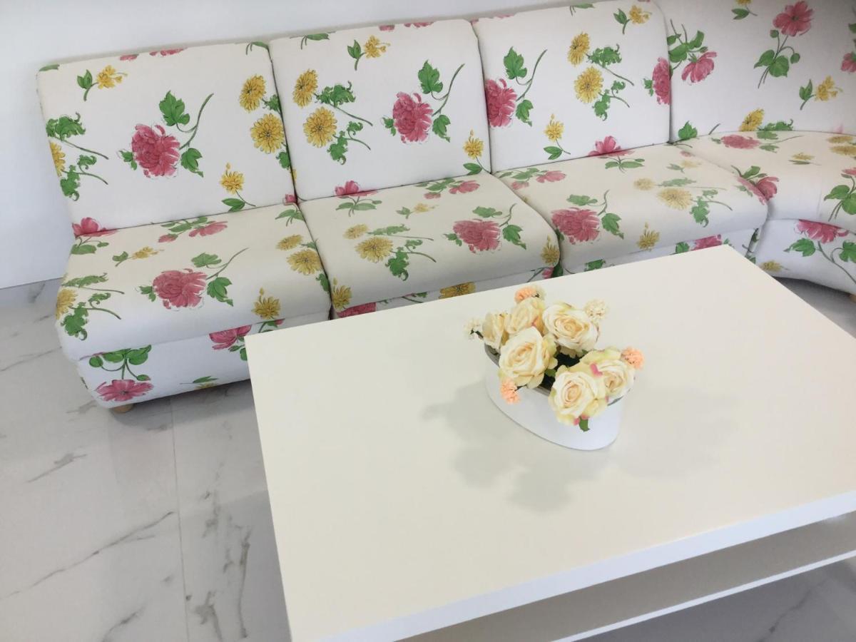 Yellow Studio Brand New ลิมาซอล ภายนอก รูปภาพ
